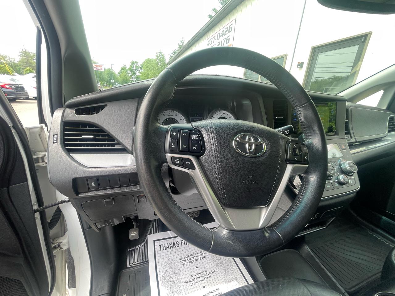 Toyota Sienna 5dr 8-Pass Van SE FWD (Natl) 2015