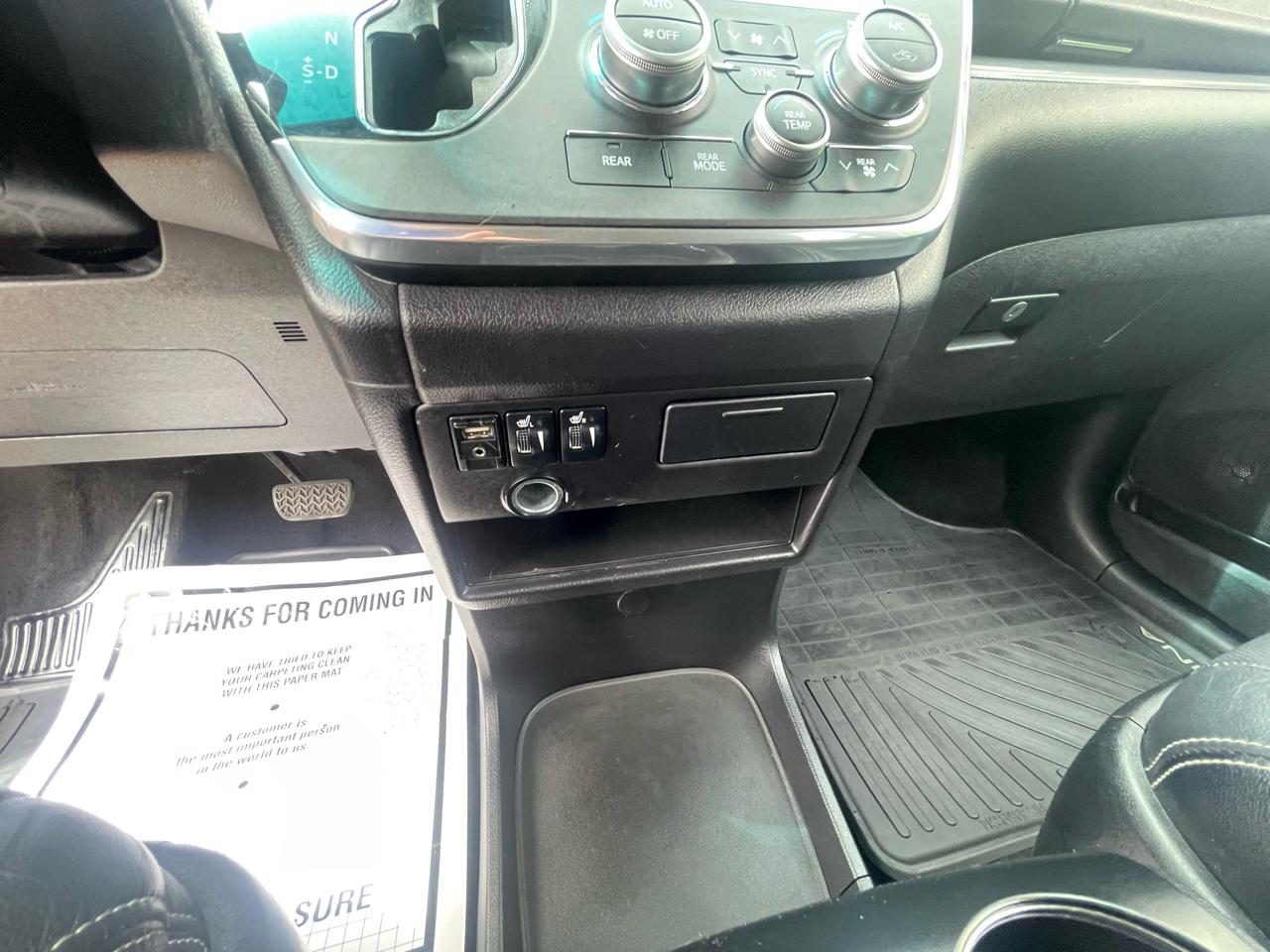 Toyota Sienna 5dr 8-Pass Van SE FWD (Natl) 2015