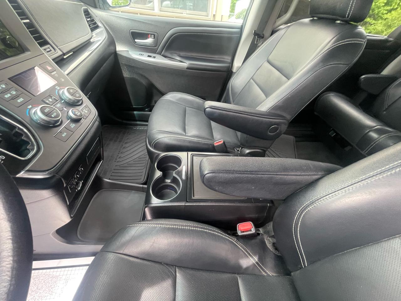 Toyota Sienna 5dr 8-Pass Van SE FWD (Natl) 2015