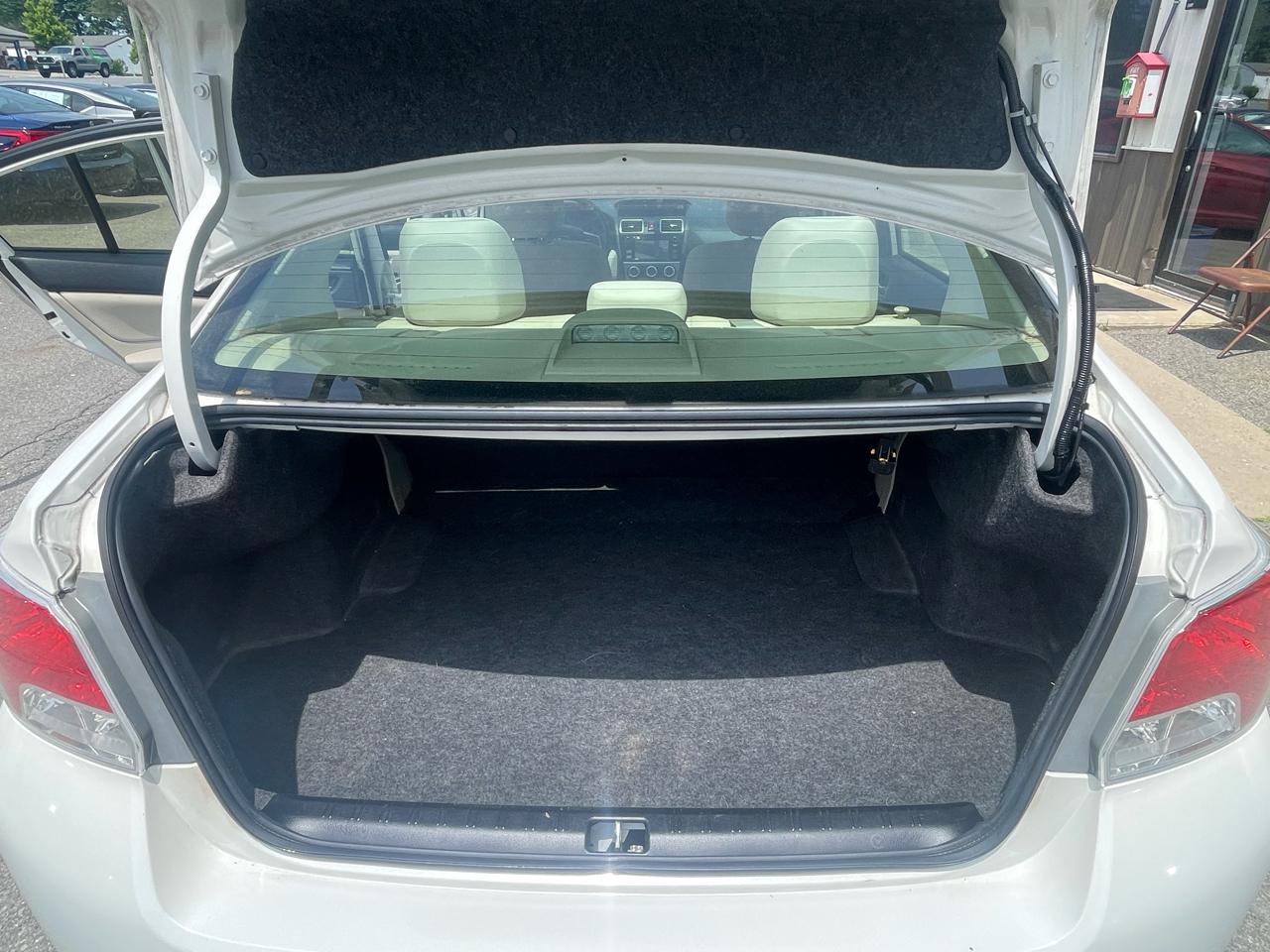 Subaru Impreza Sedan 4dr CVT 2.0i Premium 2015