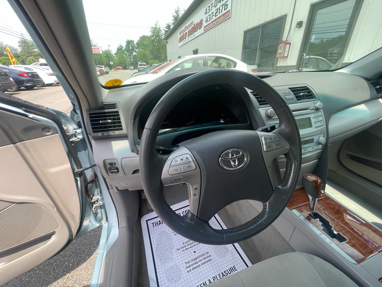 Toyota Camry 4dr Sdn I4 Auto XLE (Natl) 2009