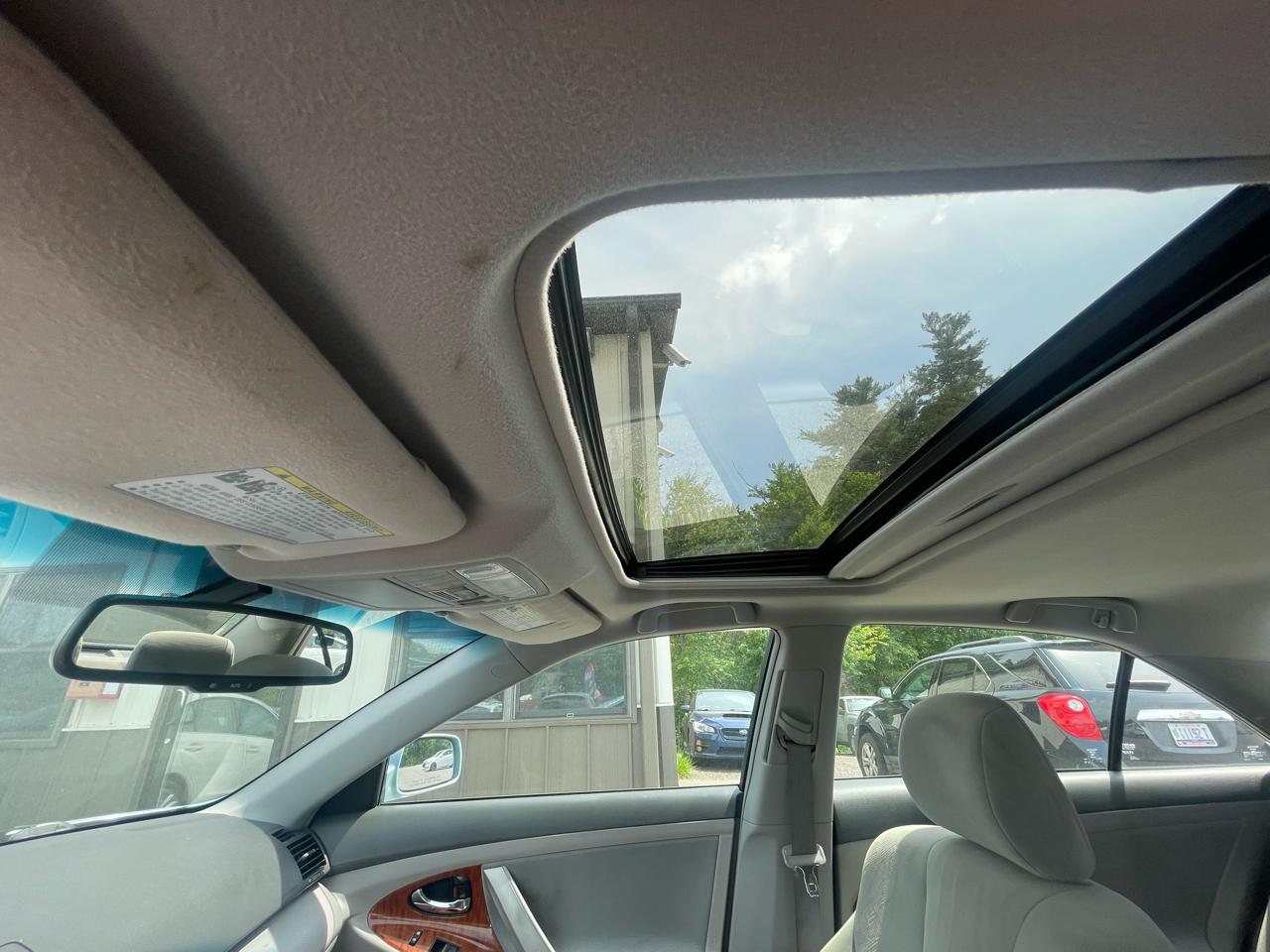 Toyota Camry 4dr Sdn I4 Auto XLE (Natl) 2009