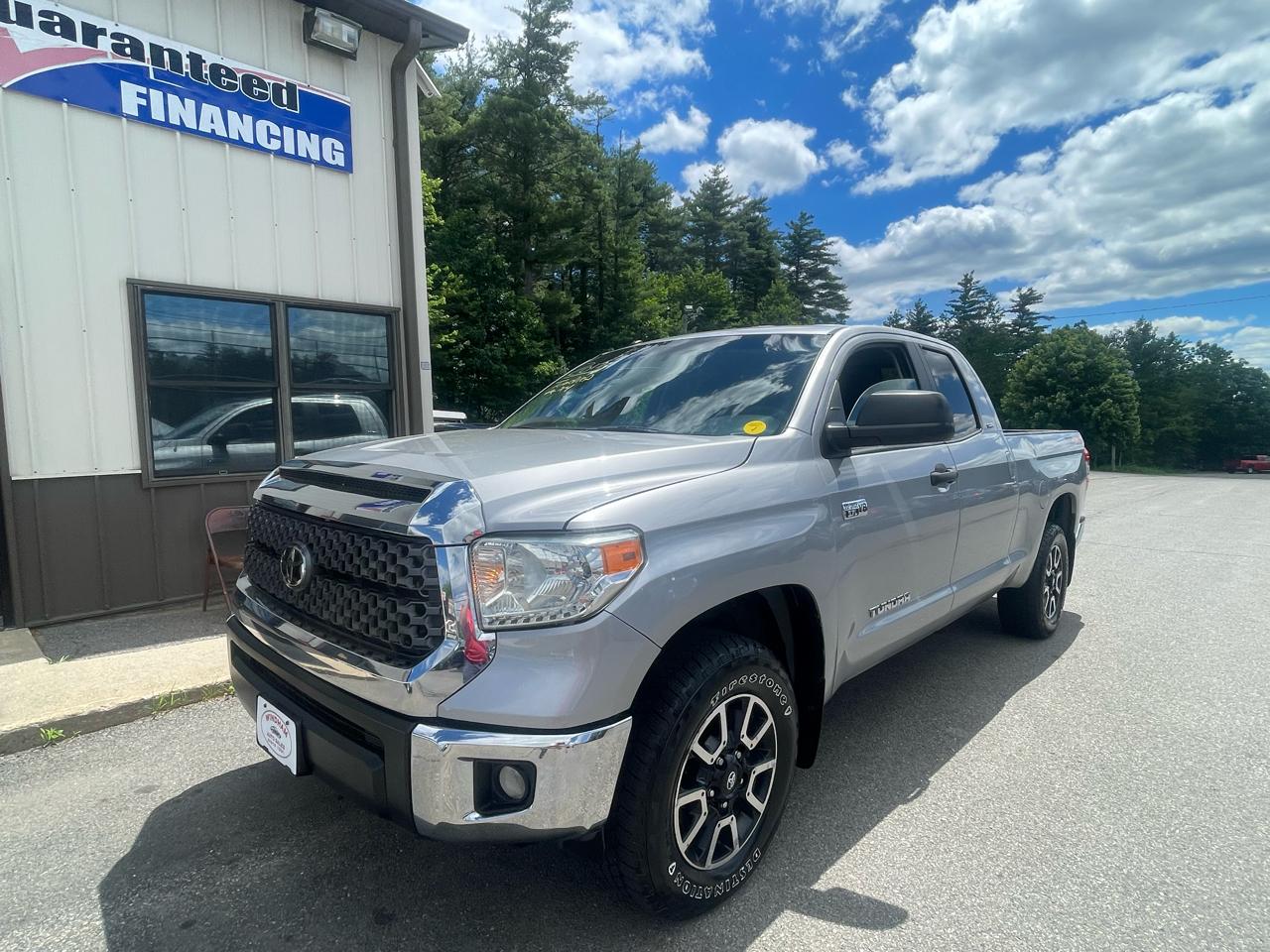 2017 Toyota Tundra 4WD SR Double Cab 6.5' Bed 5.7L (Natl)