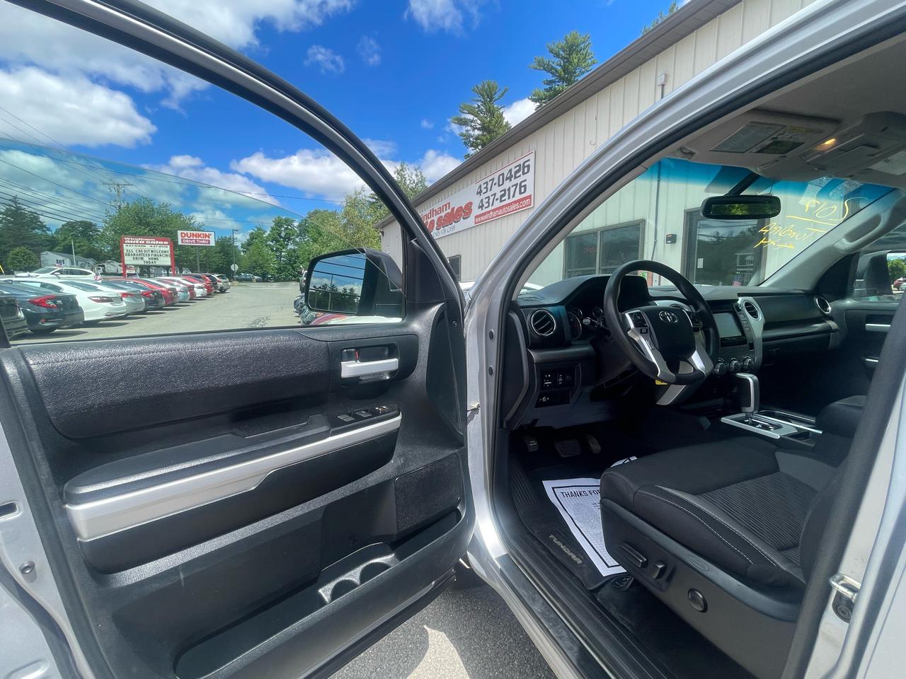 Toyota Tundra 4WD SR Double Cab 6.5' Bed 5.7L (Natl) 2017