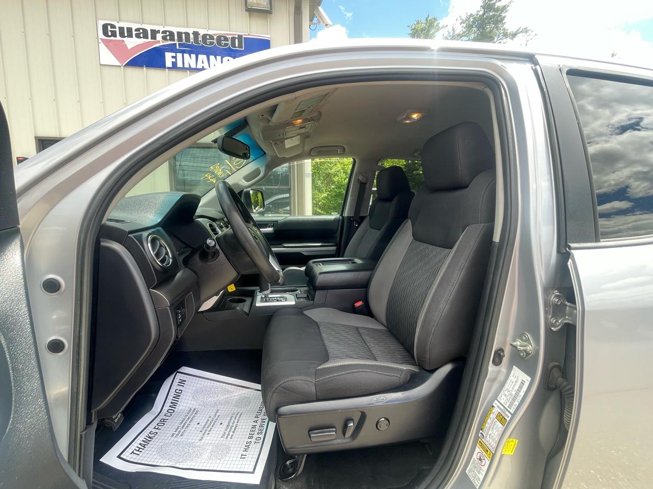 Toyota Tundra 4WD SR Double Cab 6.5' Bed 5.7L (Natl) 2017