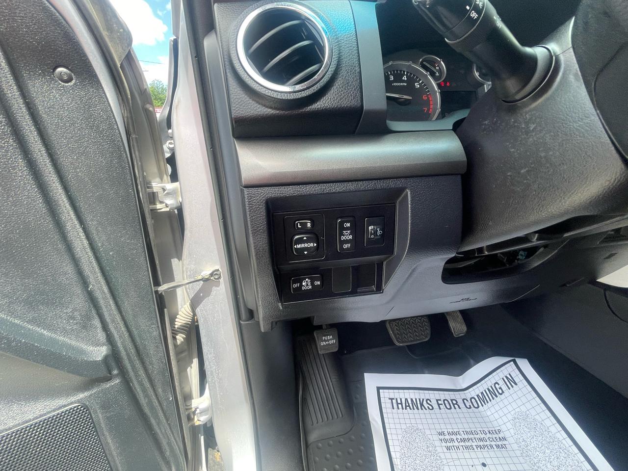 Toyota Tundra 4WD SR Double Cab 6.5' Bed 5.7L (Natl) 2017