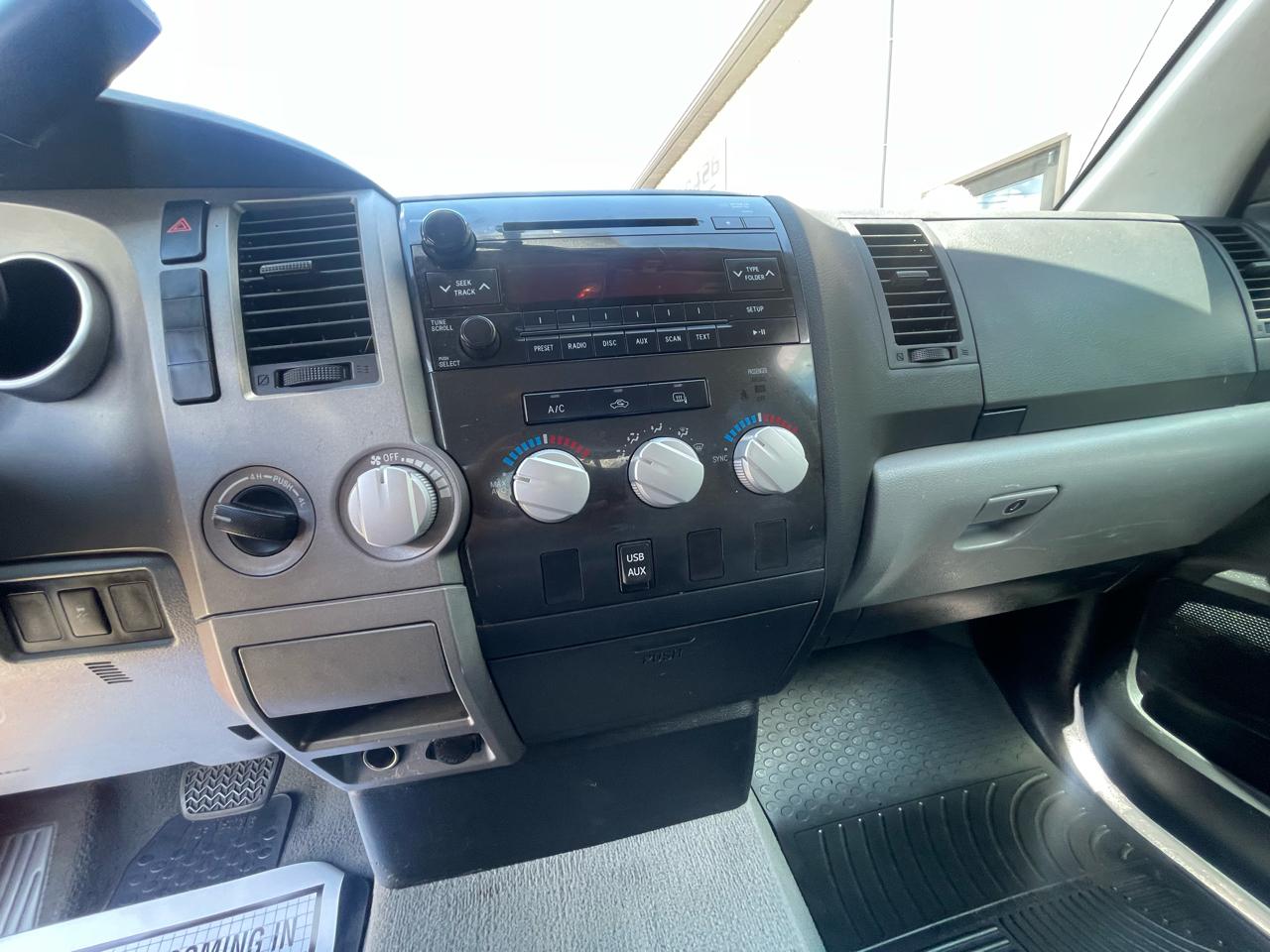 Toyota Tundra 4WD Truck Dbl 4.6L V8 6-Spd AT (Natl) 2010