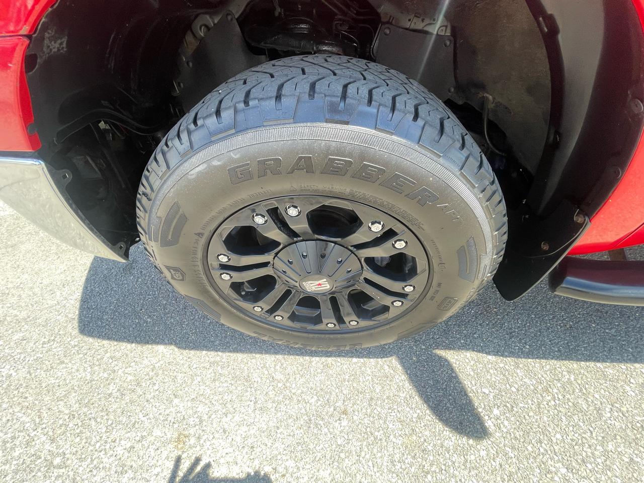 Toyota Tundra 4WD Truck Dbl 4.6L V8 6-Spd AT (Natl) 2010