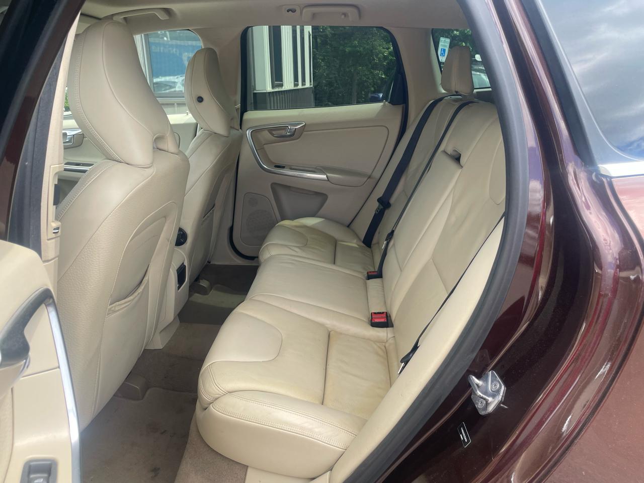 Volvo XC60 AWD 4dr 3.0L R-Design Premier Plus 2014
