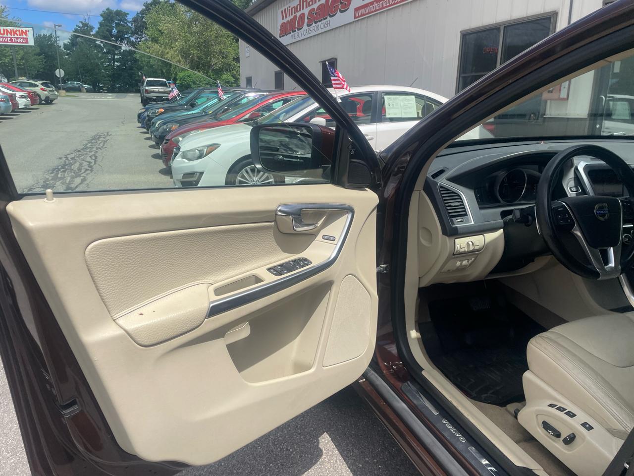 Volvo XC60 AWD 4dr 3.0L R-Design Premier Plus 2014