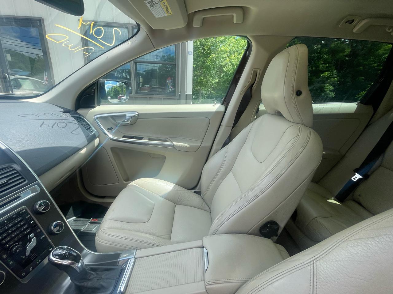 Volvo XC60 AWD 4dr 3.0L R-Design Premier Plus 2014