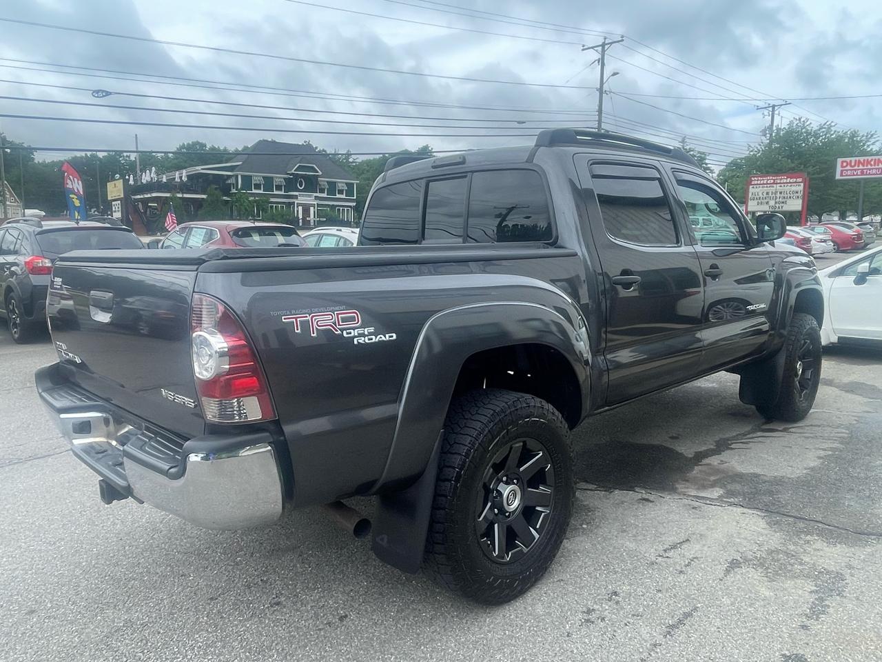 Toyota Tacoma 4WD Double Cab V6 AT (Natl) 2009