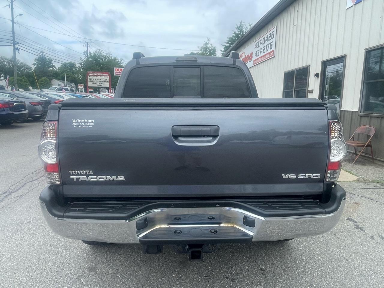 Toyota Tacoma 4WD Double Cab V6 AT (Natl) 2009