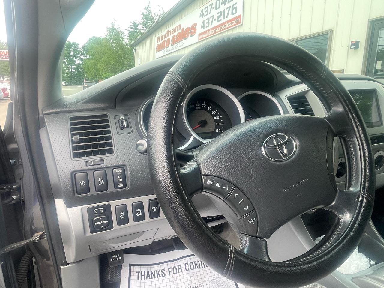 Toyota Tacoma 4WD Double Cab V6 AT (Natl) 2009