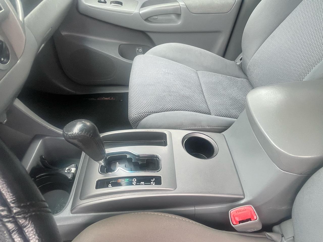 Toyota Tacoma 4WD Double Cab V6 AT (Natl) 2009