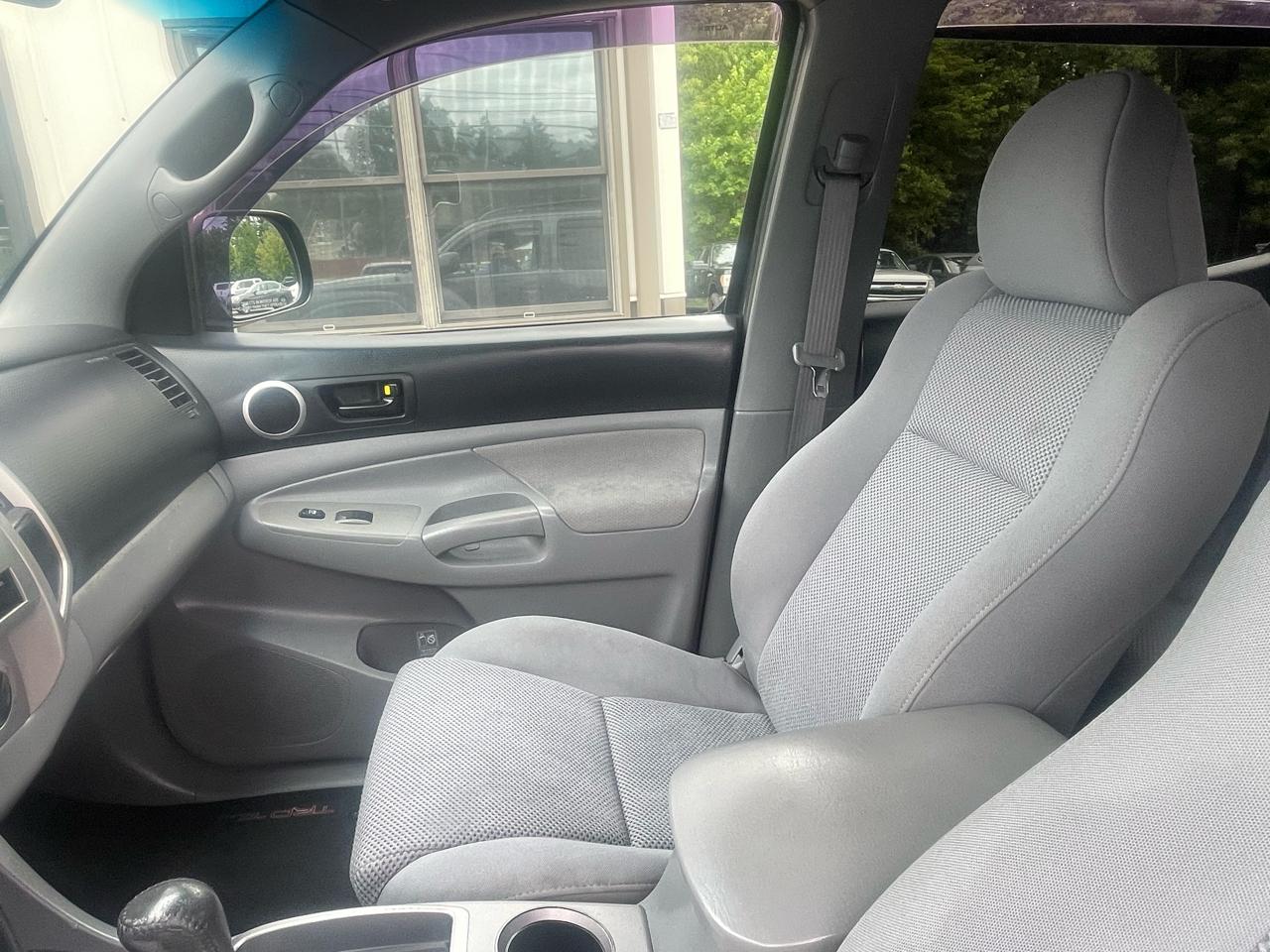 Toyota Tacoma 4WD Double Cab V6 AT (Natl) 2009