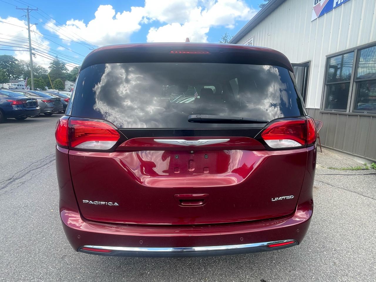 Chrysler Pacifica Limited FWD 2017