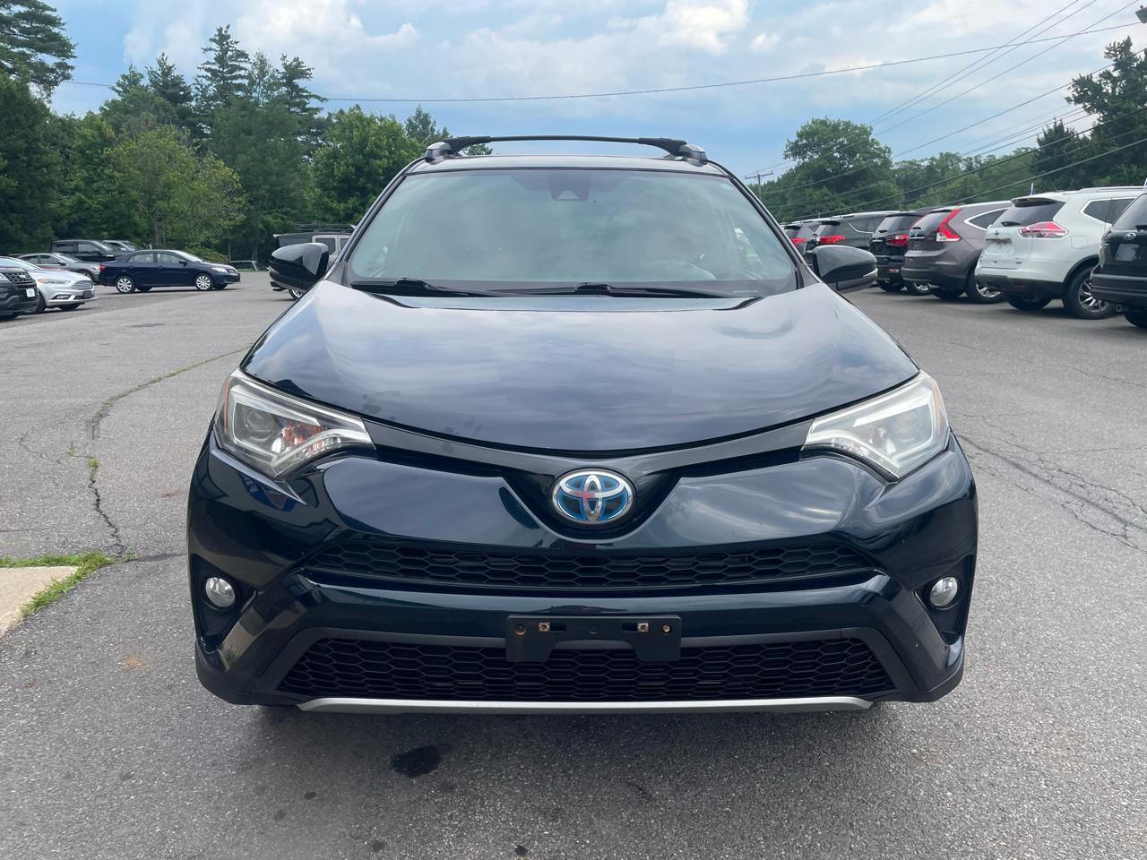 Toyota RAV4 Hybrid SE AWD (Natl) 2017