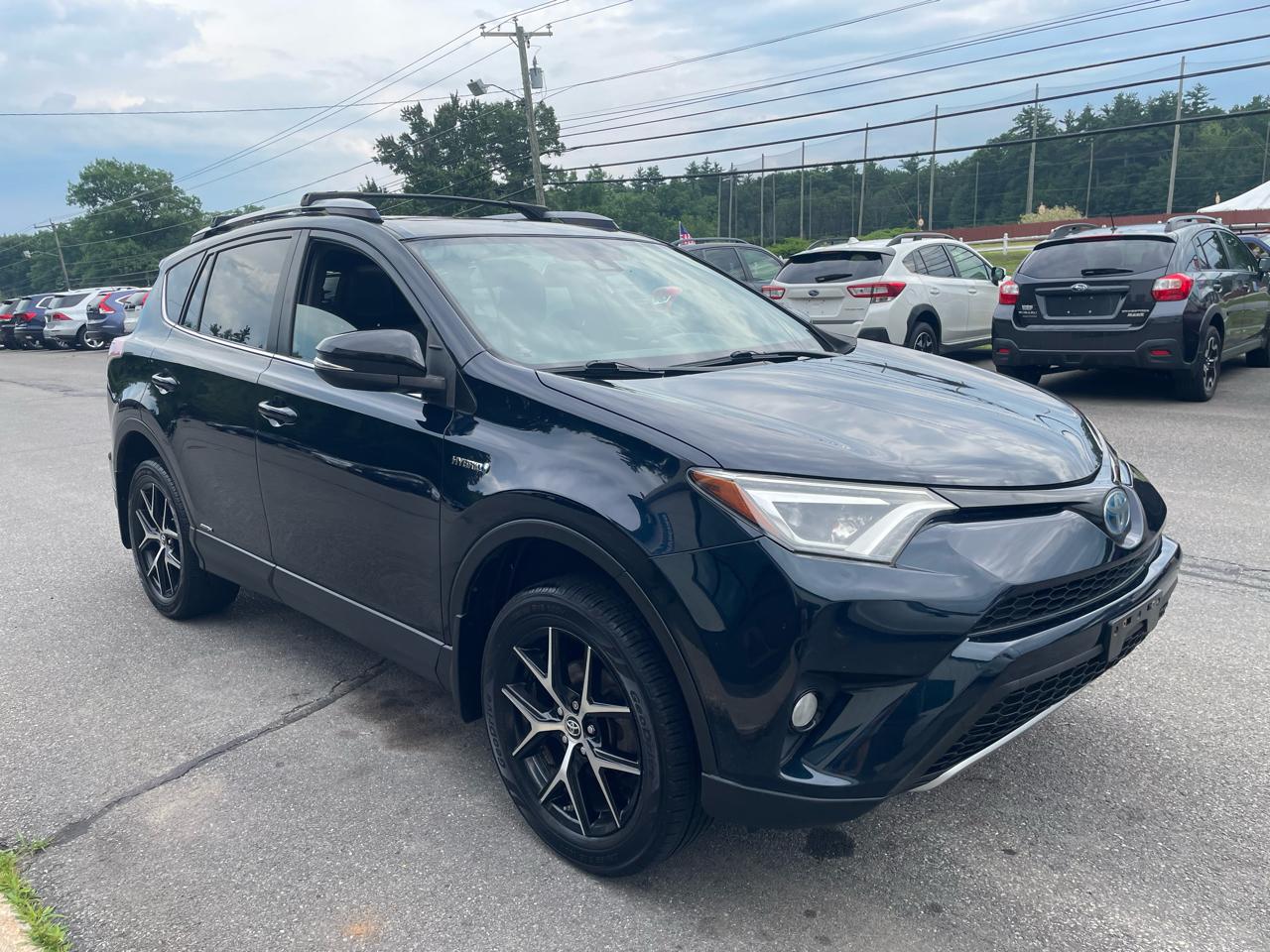 Toyota RAV4 Hybrid SE AWD (Natl) 2017
