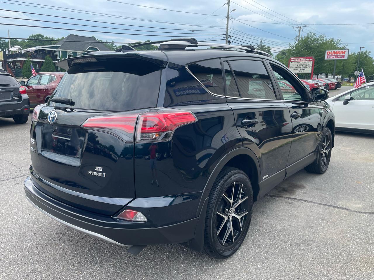Toyota RAV4 Hybrid SE AWD (Natl) 2017