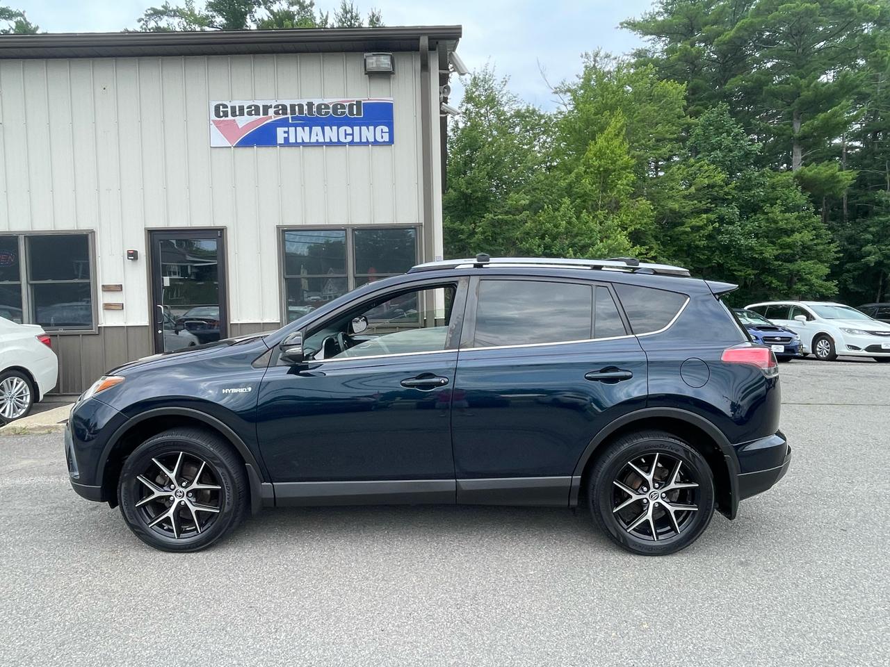 Toyota RAV4 Hybrid SE AWD (Natl) 2017