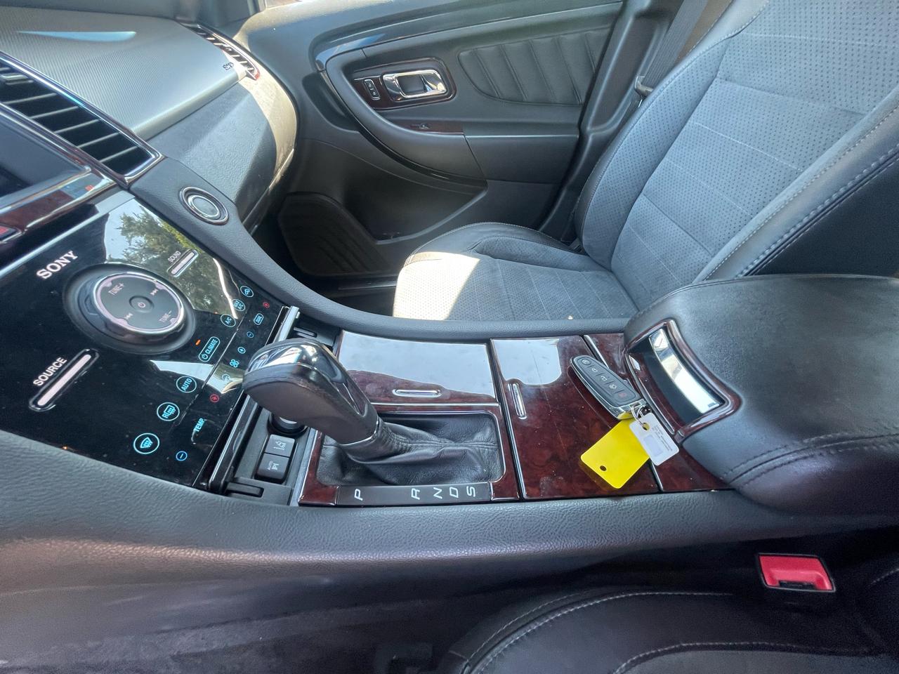 Ford Taurus 4dr Sdn SHO AWD 2014