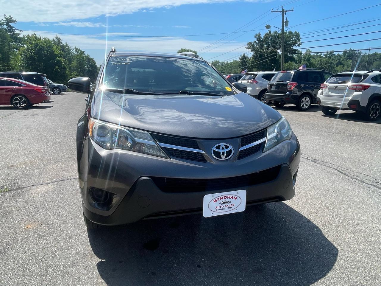 Toyota RAV4 AWD 4dr LE (Natl) 2013