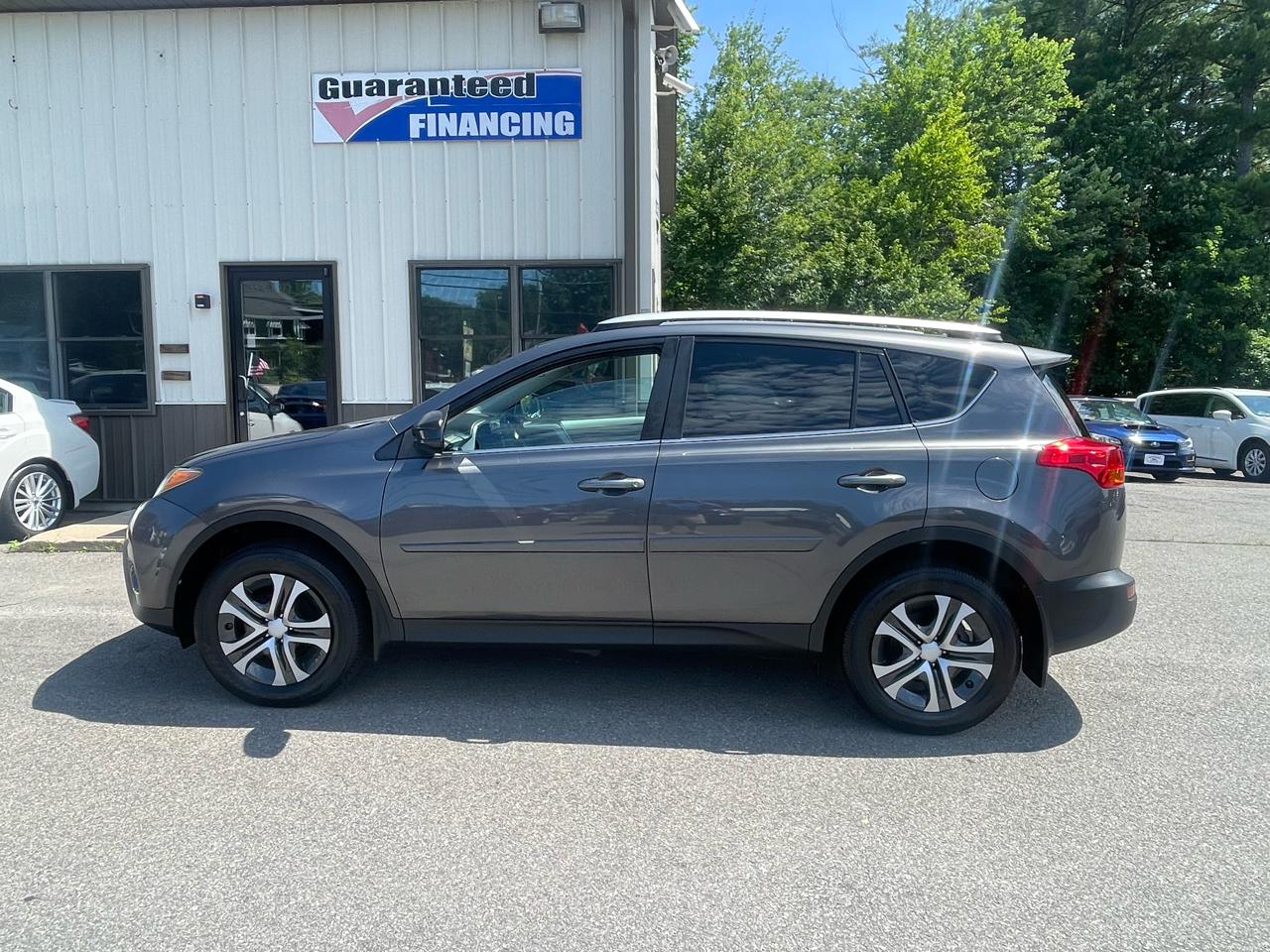 Toyota RAV4 AWD 4dr LE (Natl) 2013