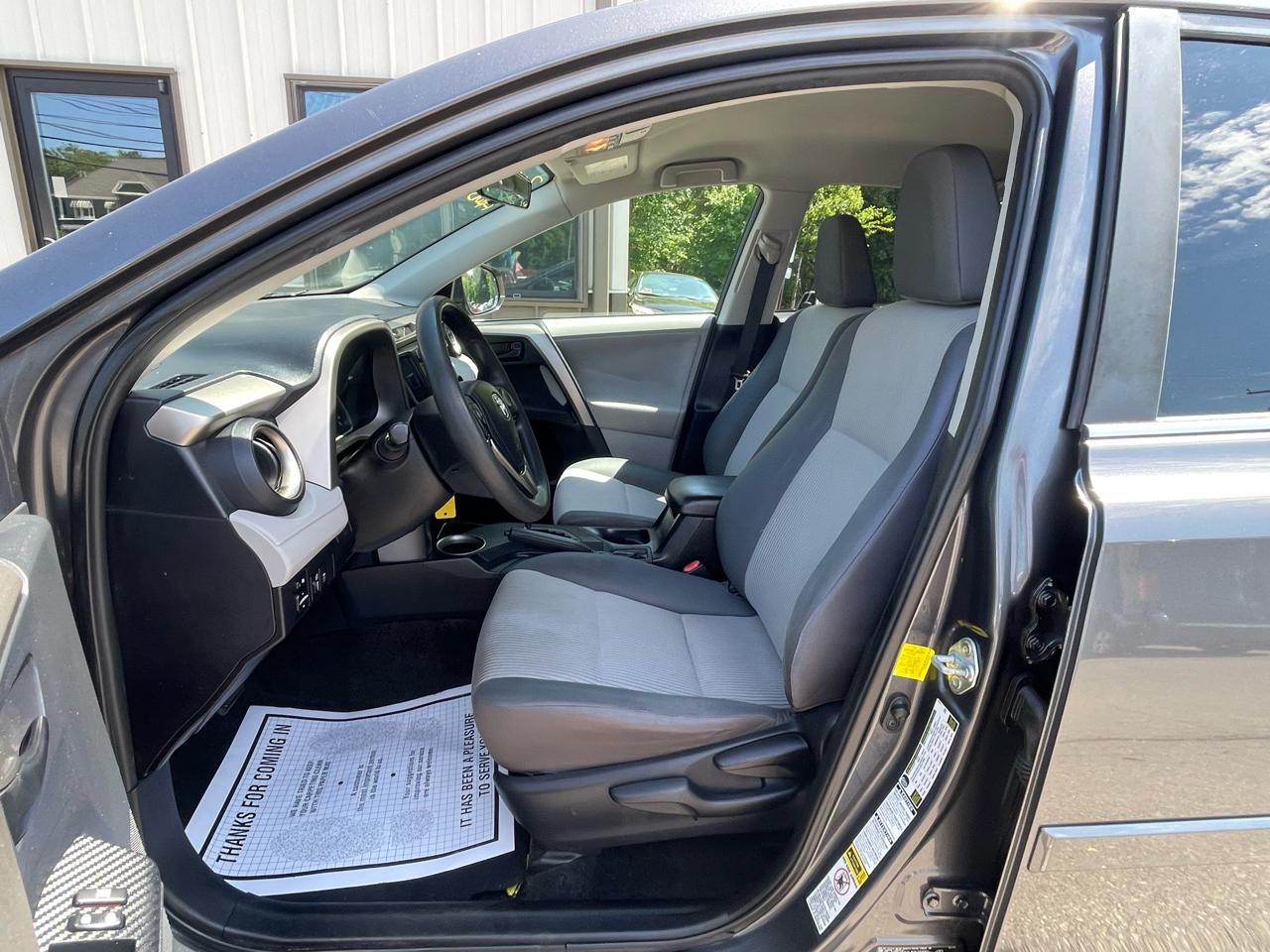 Toyota RAV4 AWD 4dr LE (Natl) 2013