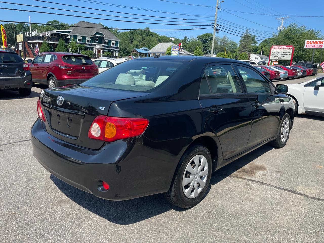Toyota Corolla 4dr Sdn Auto LE (Natl) 2010