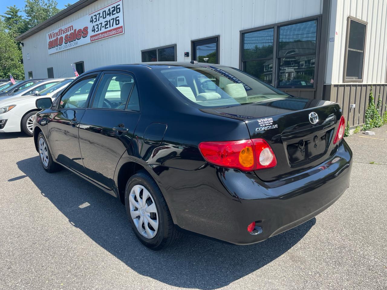 Toyota Corolla 4dr Sdn Auto LE (Natl) 2010
