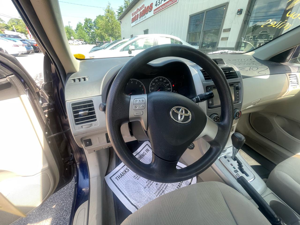Toyota Corolla 4dr Sdn LE Auto (Natl) 2013