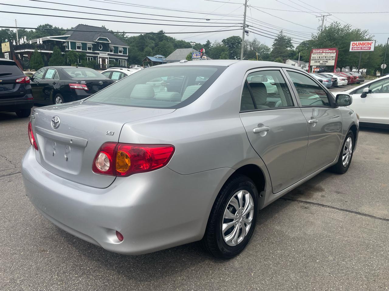 Toyota Corolla 4dr Sdn LE Auto 2009