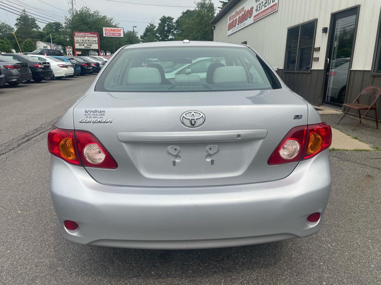 Toyota Corolla 4dr Sdn LE Auto 2009