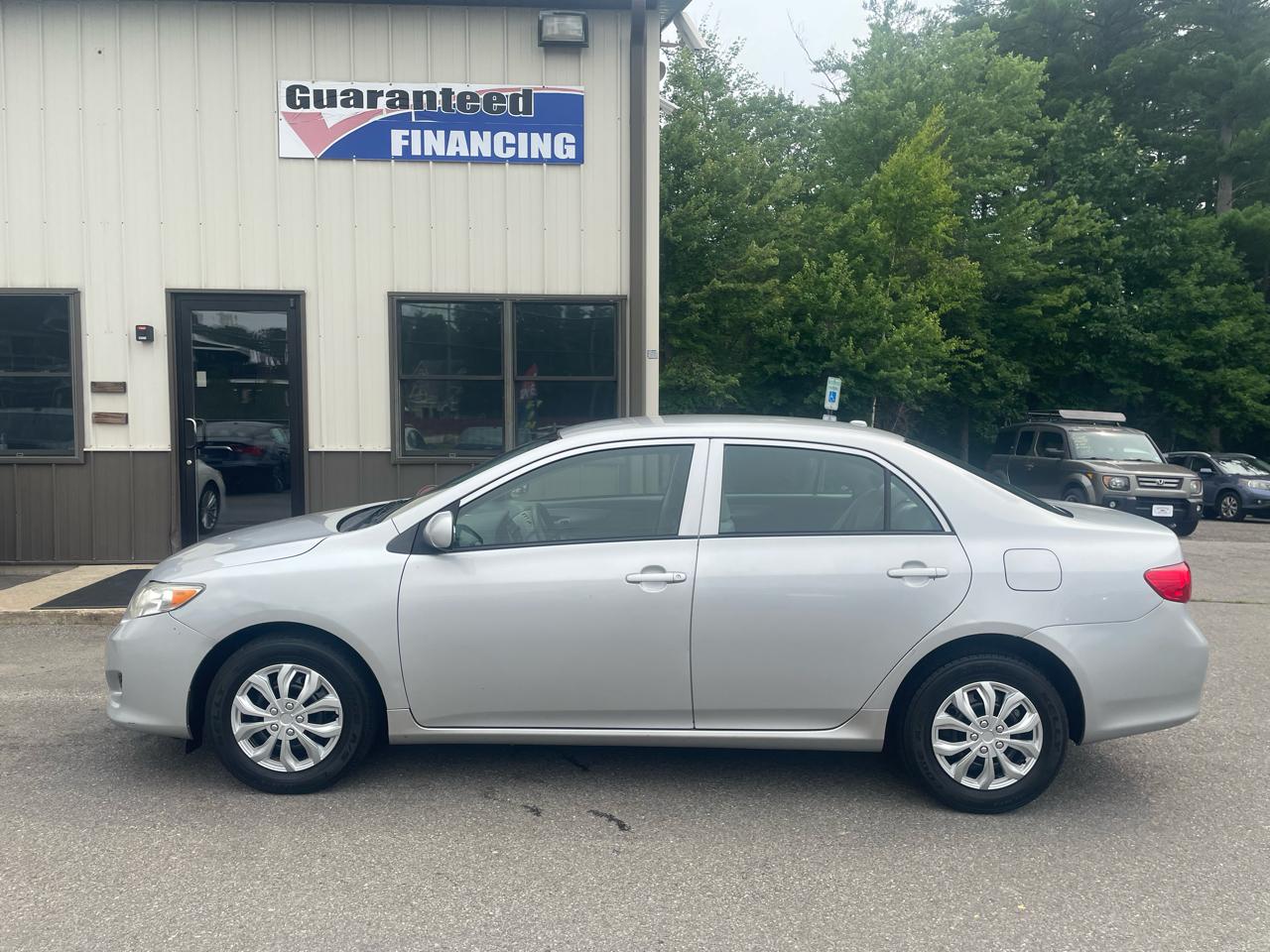 Toyota Corolla 4dr Sdn LE Auto 2009