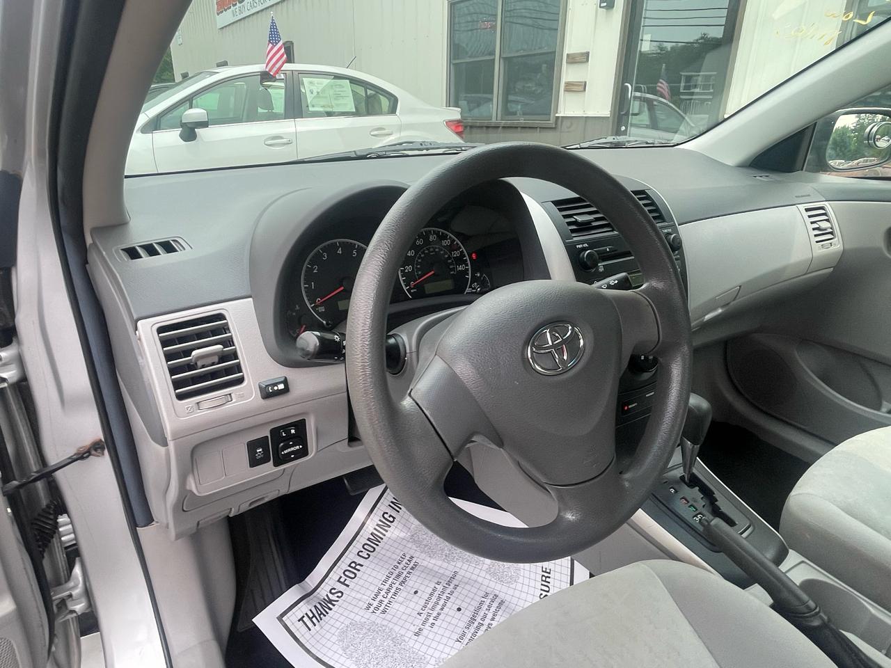 Toyota Corolla 4dr Sdn LE Auto 2009
