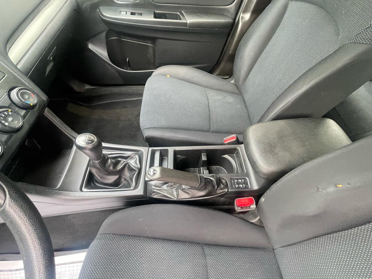 Subaru Impreza Wagon 5dr Man 2.0i Premium 2013