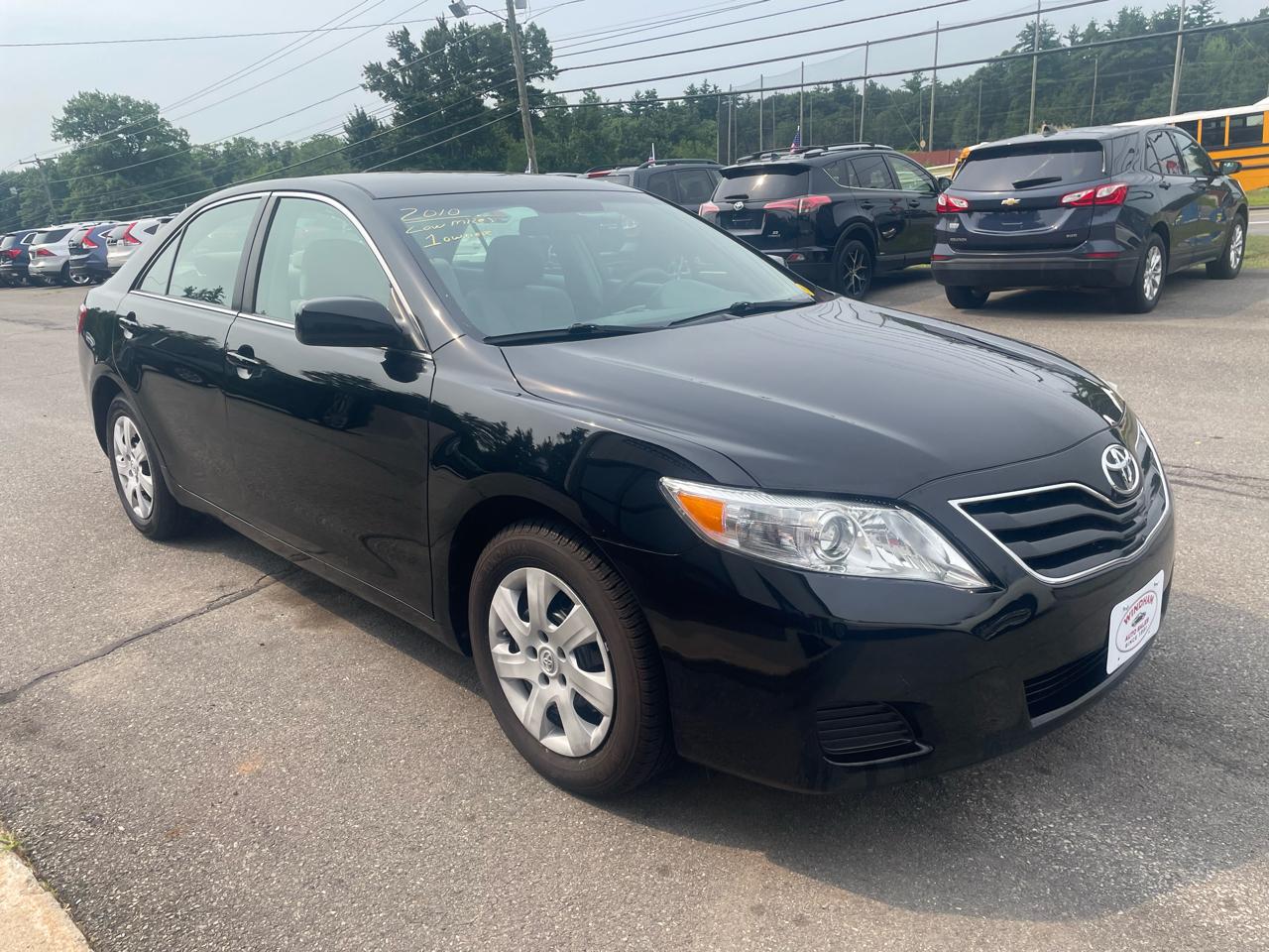 Toyota Camry 4dr Sdn I4 Auto LE (Natl) 2010