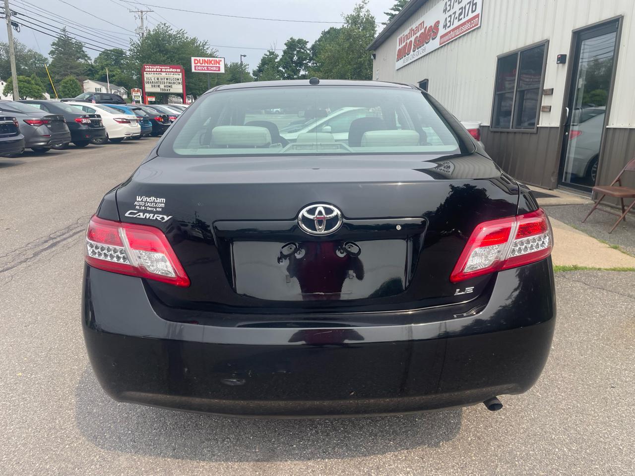 Toyota Camry 4dr Sdn I4 Auto LE (Natl) 2010