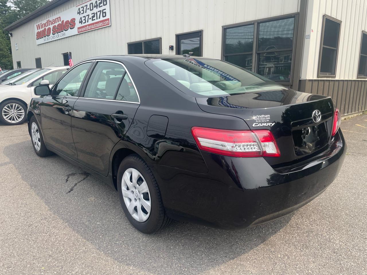 Toyota Camry 4dr Sdn I4 Auto LE (Natl) 2010