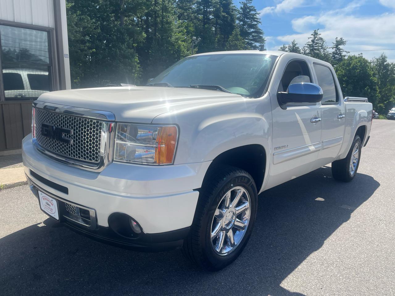 2013 GMC Sierra 1500 AWD Crew Cab 143.5" Denali