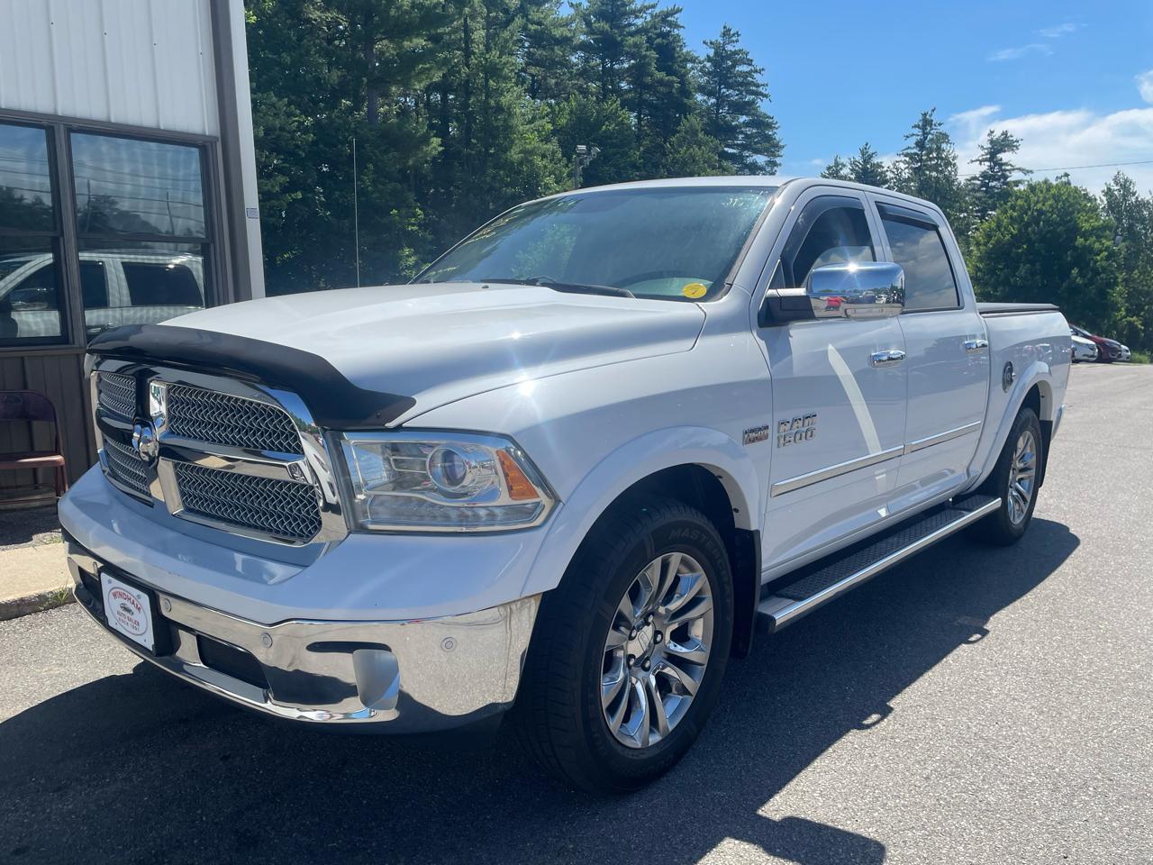 2015 RAM 1500 4WD Crew Cab 140.5" Laramie Limited
