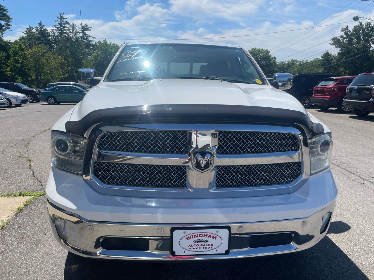 RAM 1500 4WD Crew Cab 140.5" Laramie Limited 2015
