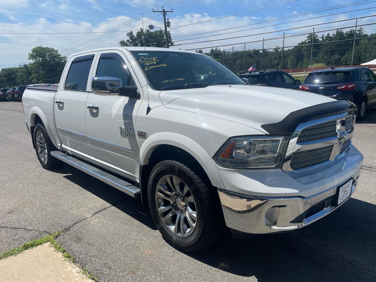 RAM 1500 4WD Crew Cab 140.5" Laramie Limited 2015