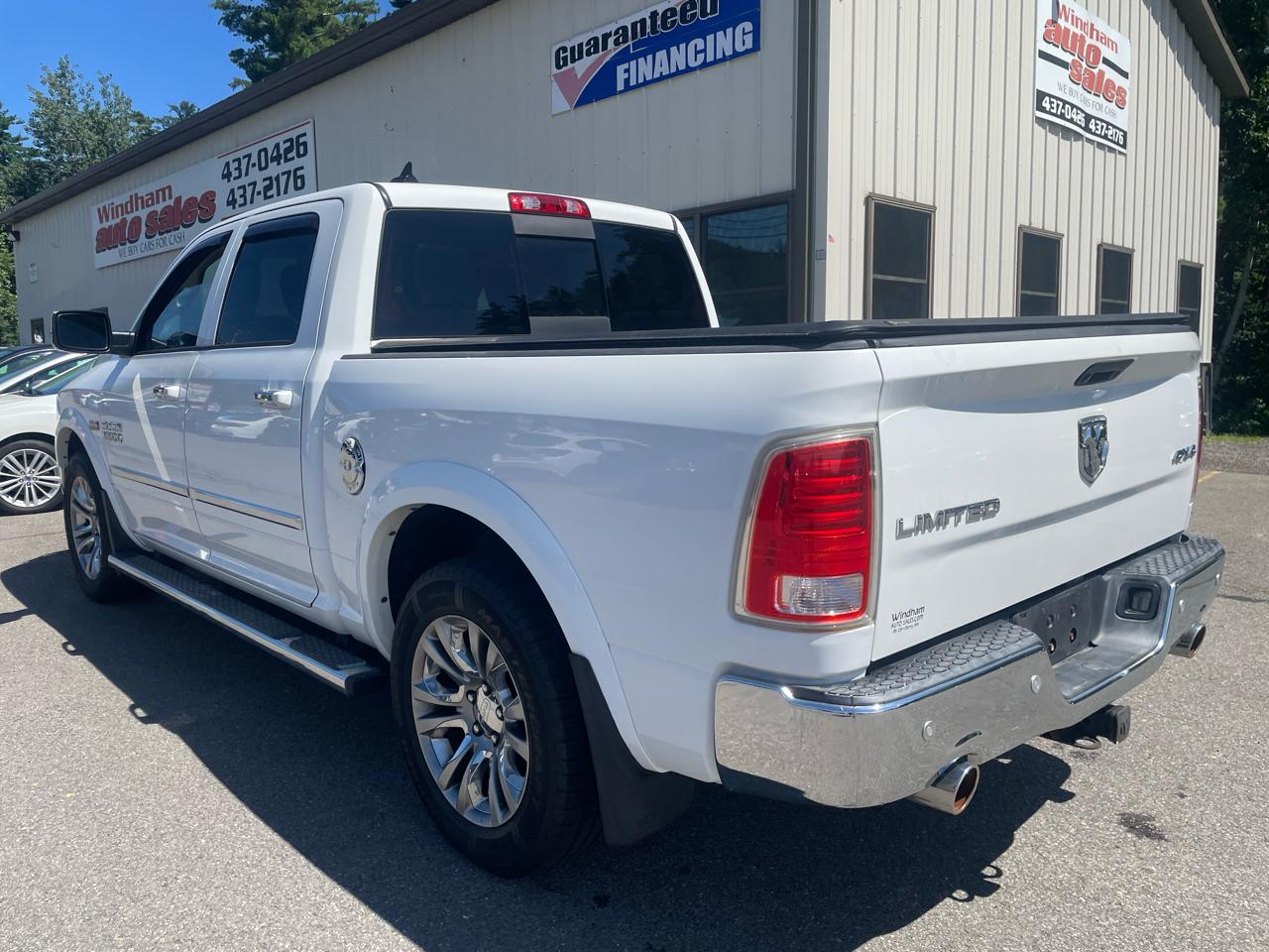 RAM 1500 4WD Crew Cab 140.5" Laramie Limited 2015