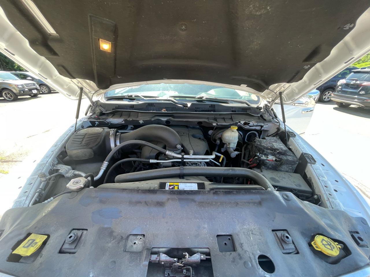 RAM 1500 4WD Crew Cab 140.5" Laramie Limited 2015