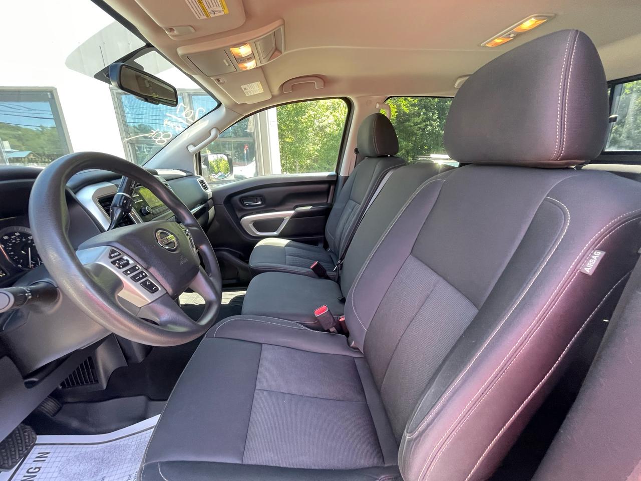 Nissan Titan 4x4 Crew Cab S 2017