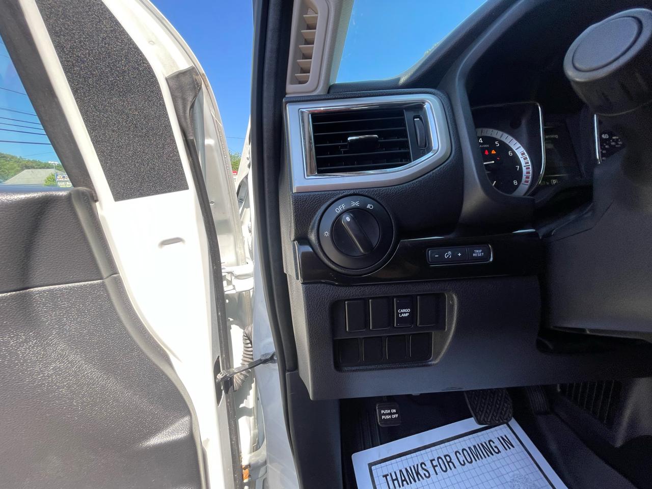 Nissan Titan 4x4 Crew Cab S 2017