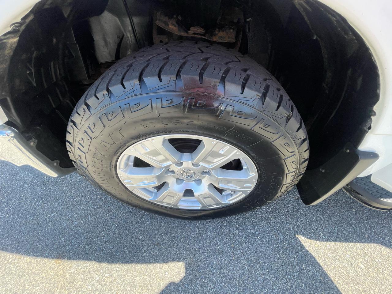 Nissan Titan 4x4 Crew Cab S 2017