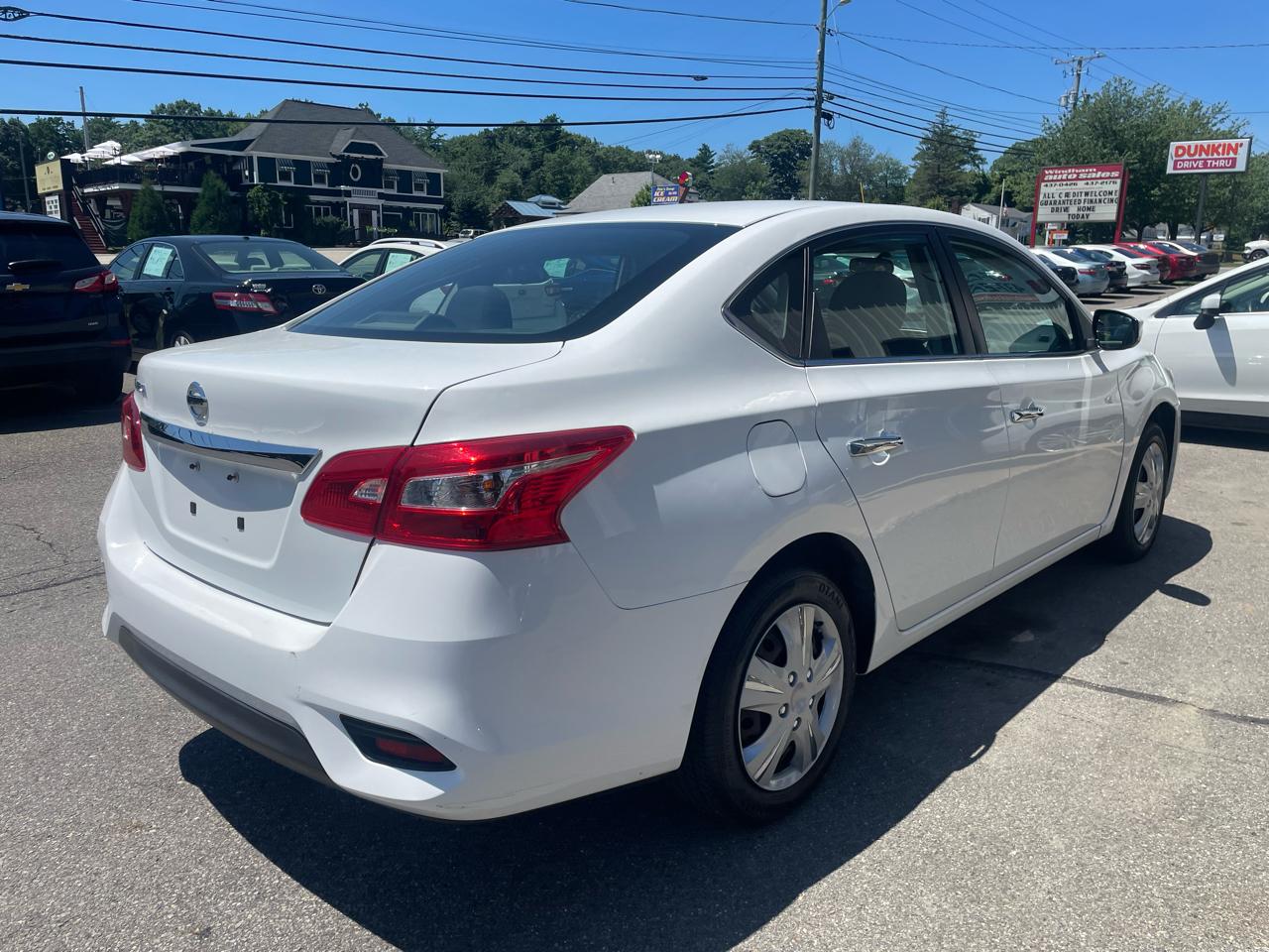 Nissan Sentra 4dr Sdn I4 CVT SR 2016